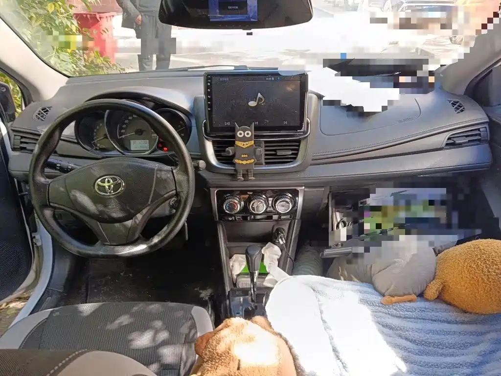 Toyota Yaris L — миниатюра 5
