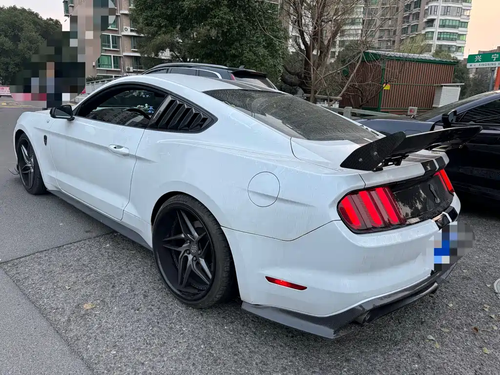 Ford Mustang — миниатюра 5