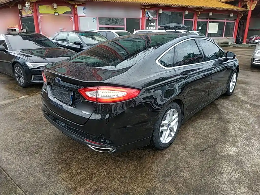 Ford Mondeo — миниатюра 7