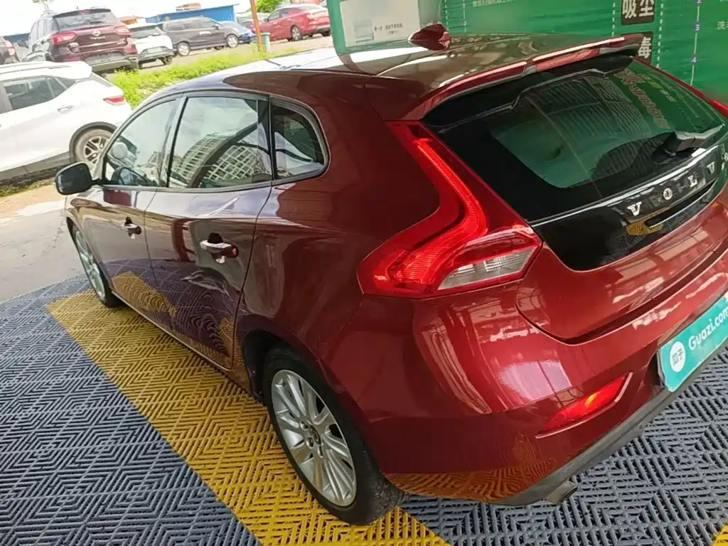 Volvo V40 — миниатюра 5