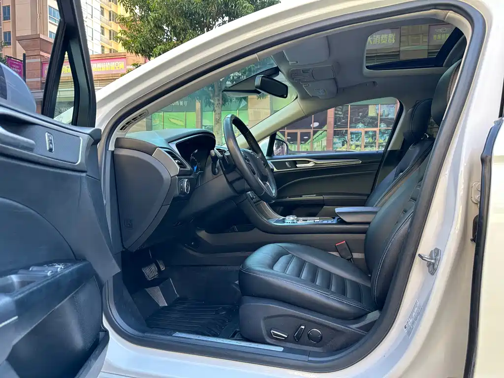 Ford Mondeo — миниатюра 11