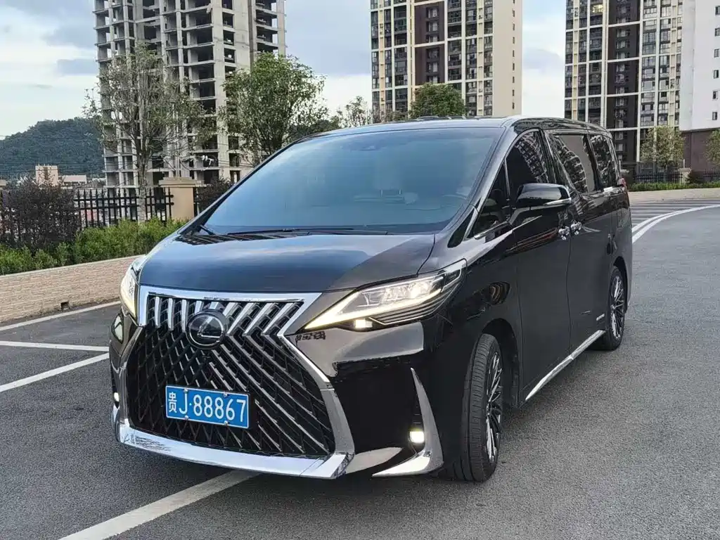 Lexus LM