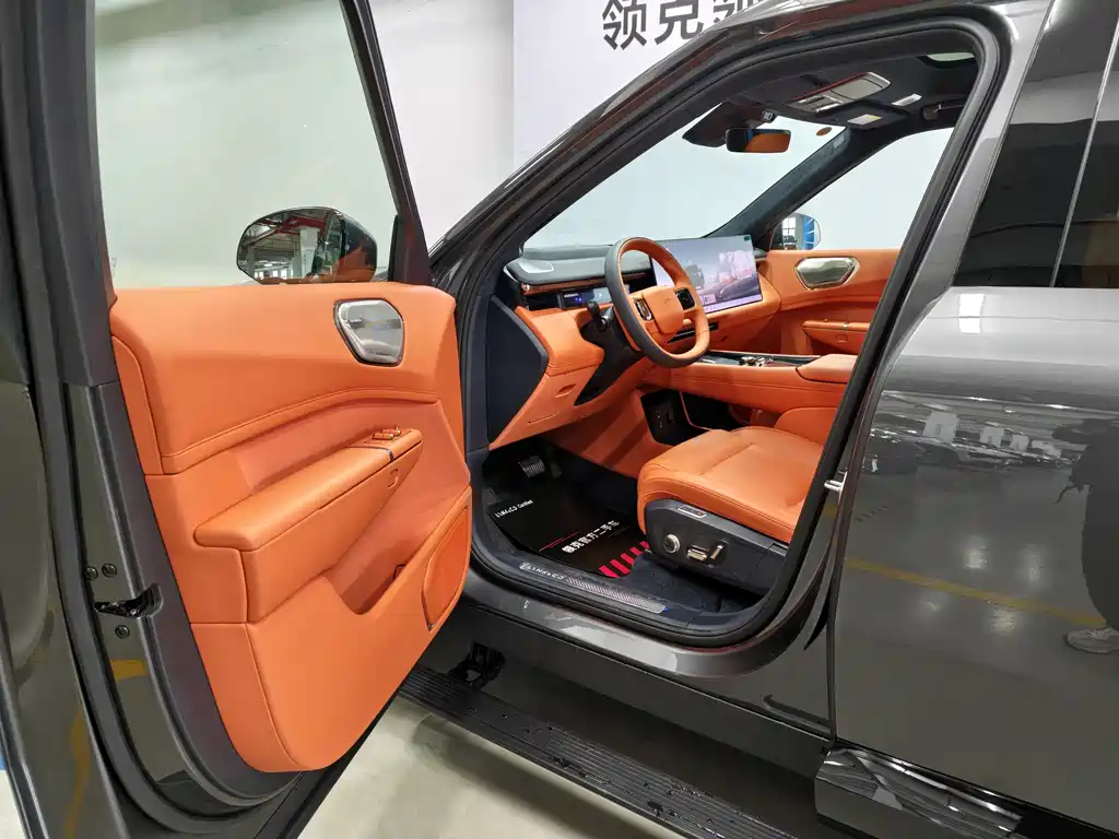 Lynk & Co 900 2025 1.5T Ultra 6 мест