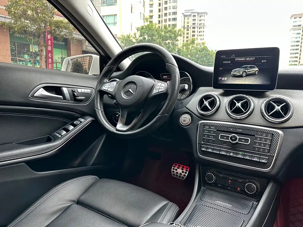 Mercedes-Benz GLA — миниатюра 23