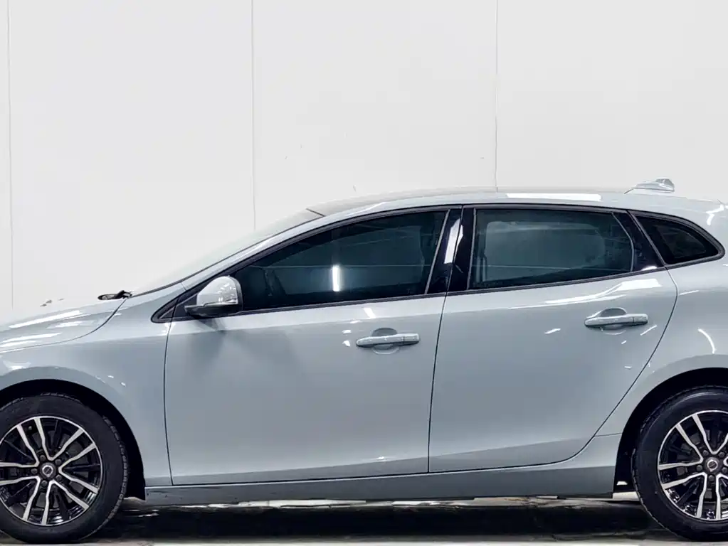 Volvo V40 2017 T3