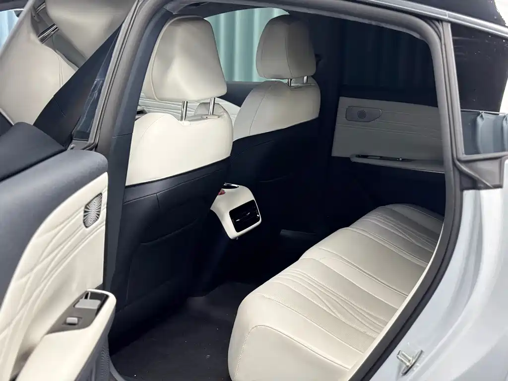 Galaxy Galaxy E8 — миниатюра 6