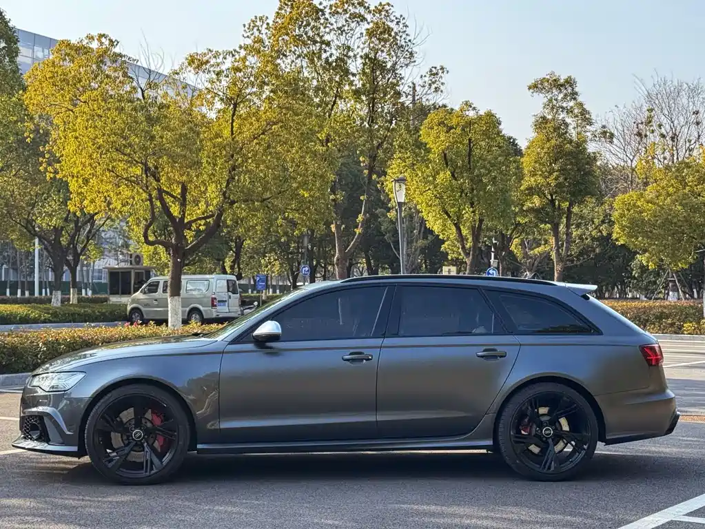 Audi RS 6 2016 RS 6 4.0T Avant