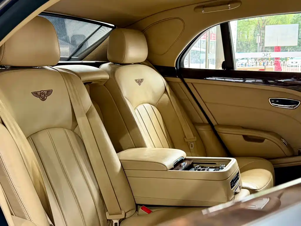 Bentley Mulsanne — миниатюра 27