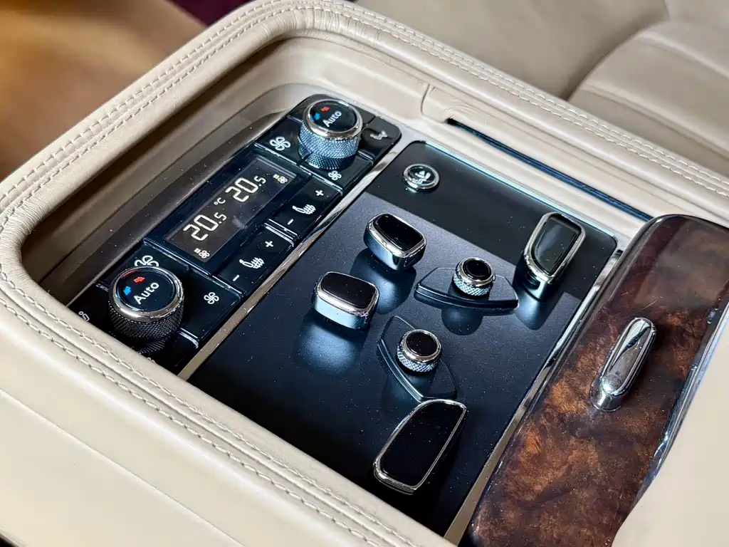 Bentley Mulsanne — миниатюра 23
