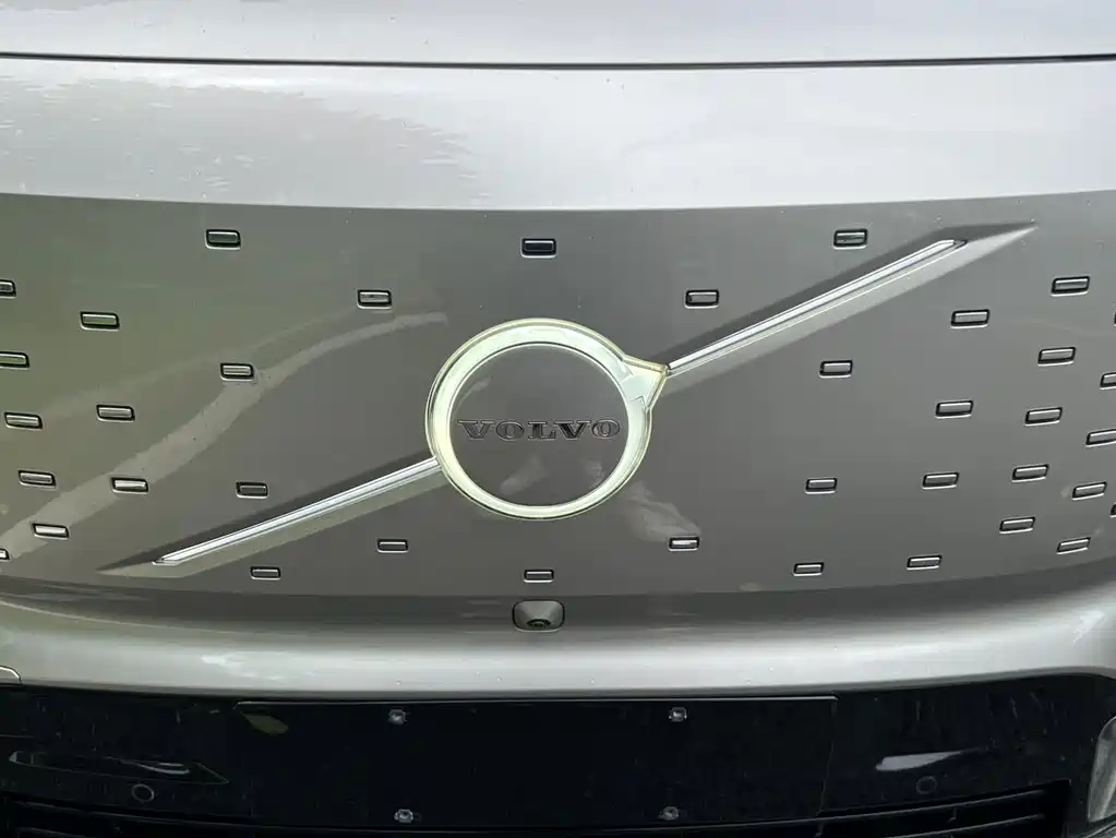 Volvo EM90 — миниатюра 21