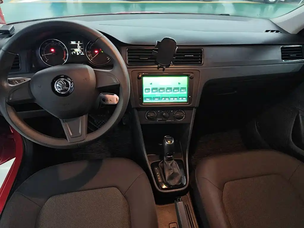 Skoda Rapid Spaceback — миниатюра 14