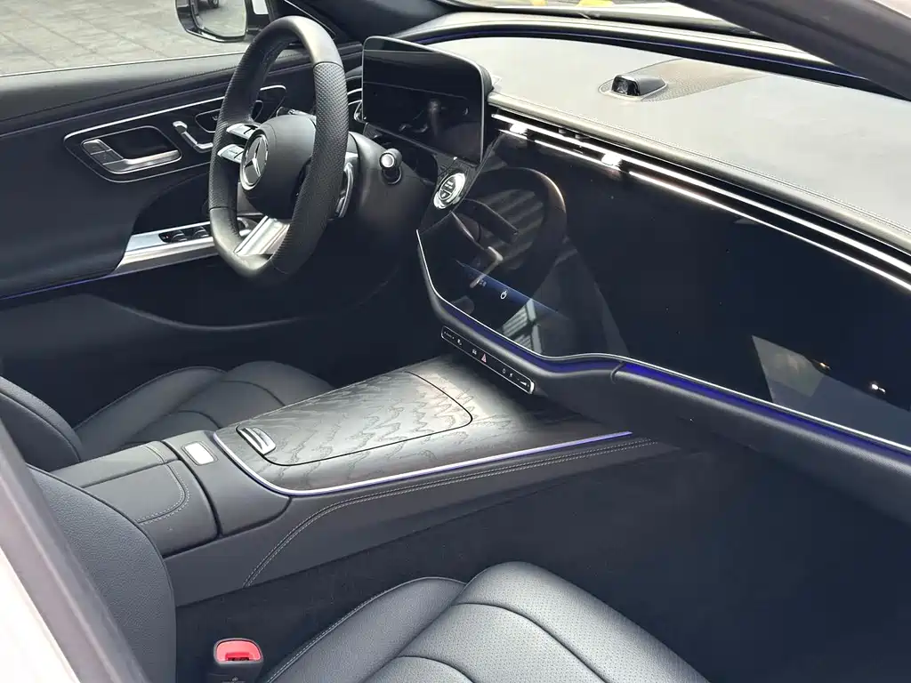 Mercedes-Benz E-Class — миниатюра 9