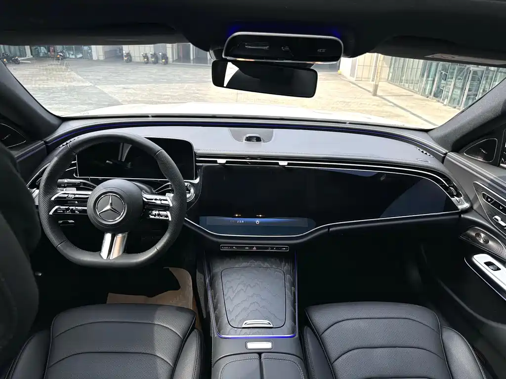 Mercedes-Benz E-Class — миниатюра 10