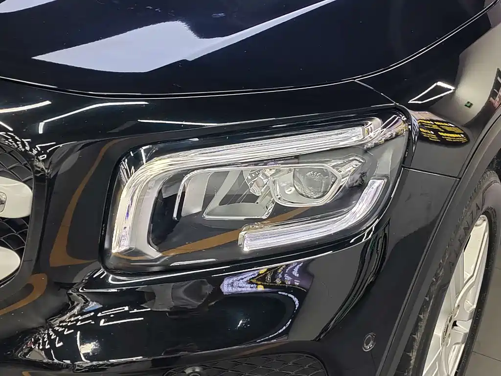 Mercedes-Benz GLB — миниатюра 17