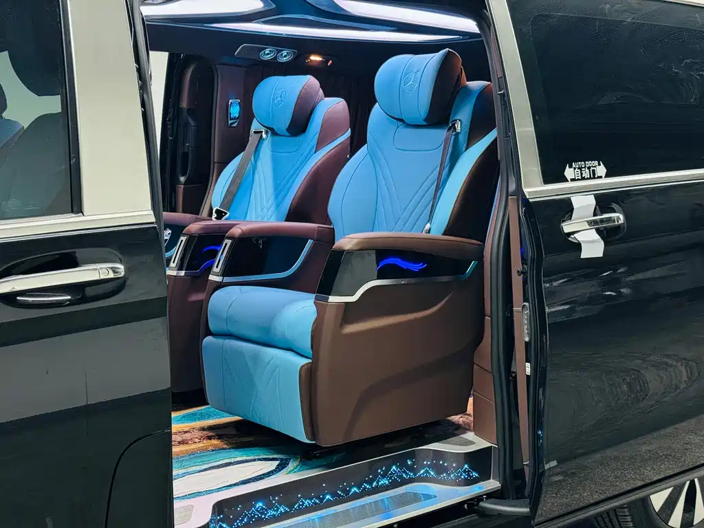 Mercedes-Benz Vito 2023 2.0T 7 мест