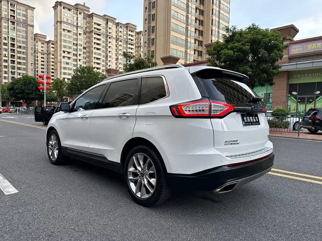 Ford Edge — миниатюра 6