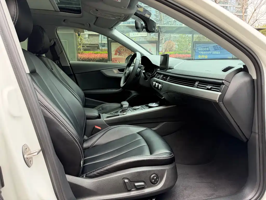 Audi A4L 2019 40 TFSI VI