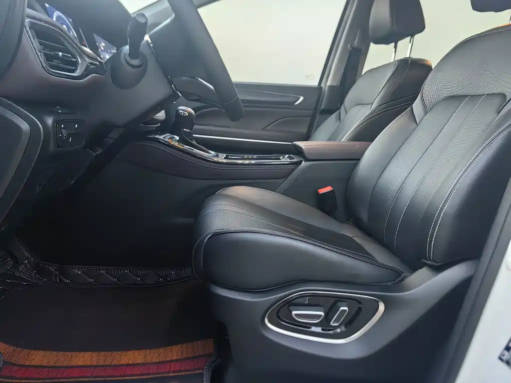GAC Motor Trumpchi M6 — миниатюра 9
