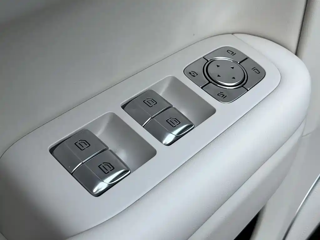 Li Auto Li L6 — миниатюра 8
