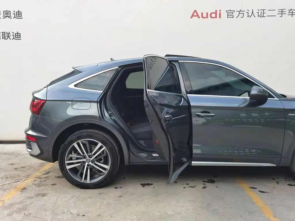 Audi Q5L Sportback — миниатюра 23