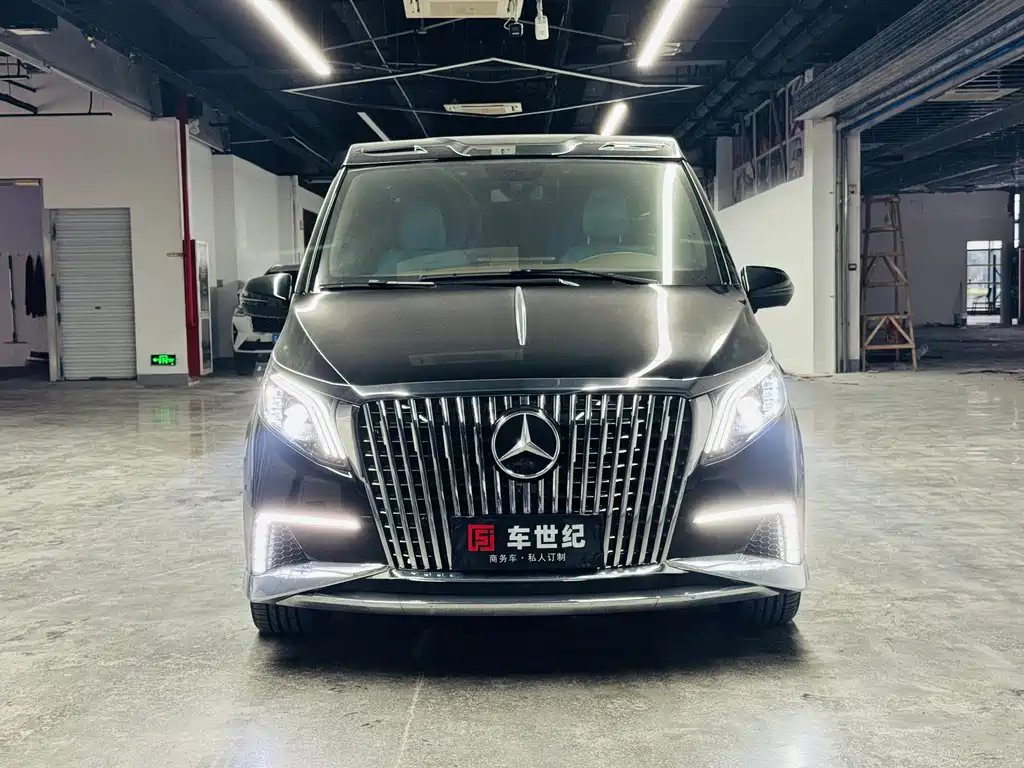 Mercedes-Benz Vito 2023 2.0T 7 мест