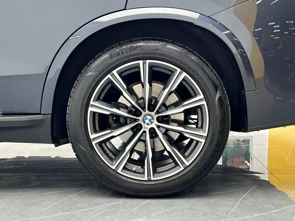 BMW X5 New Energy (Import) — миниатюра 27