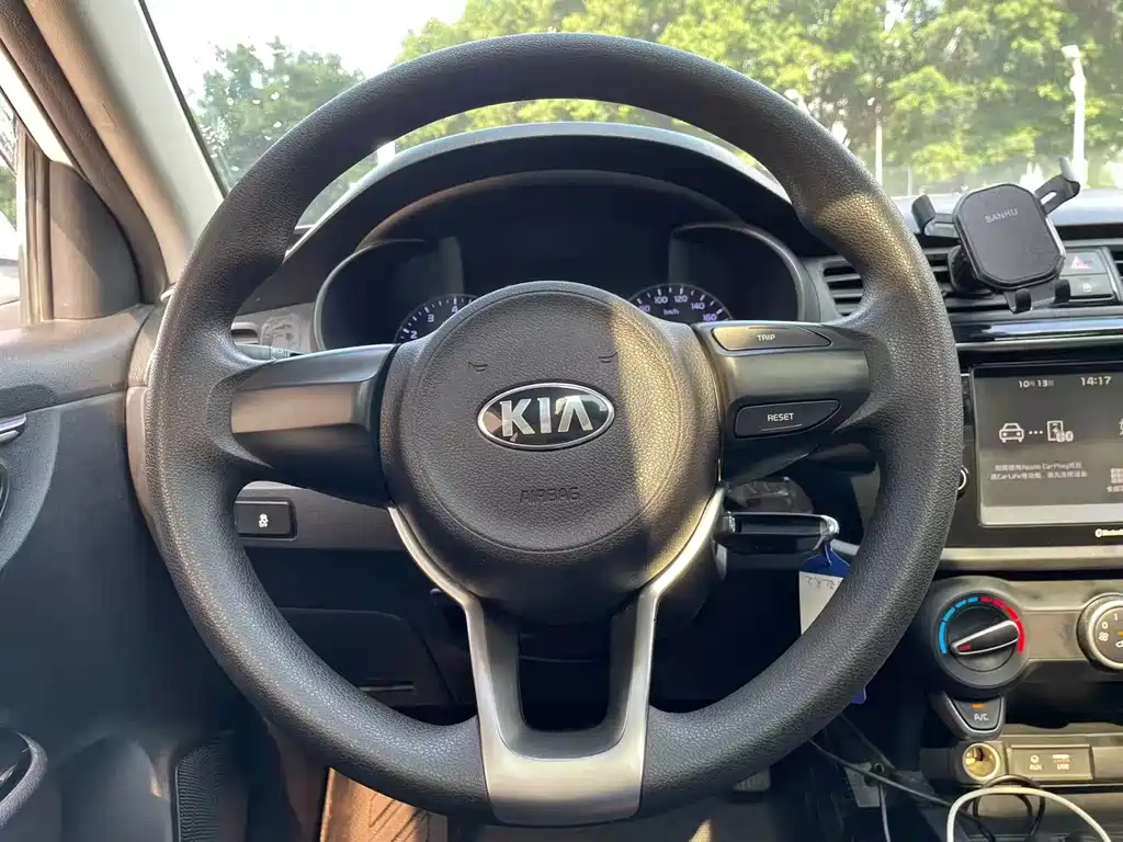 Kia K2 — миниатюра 16