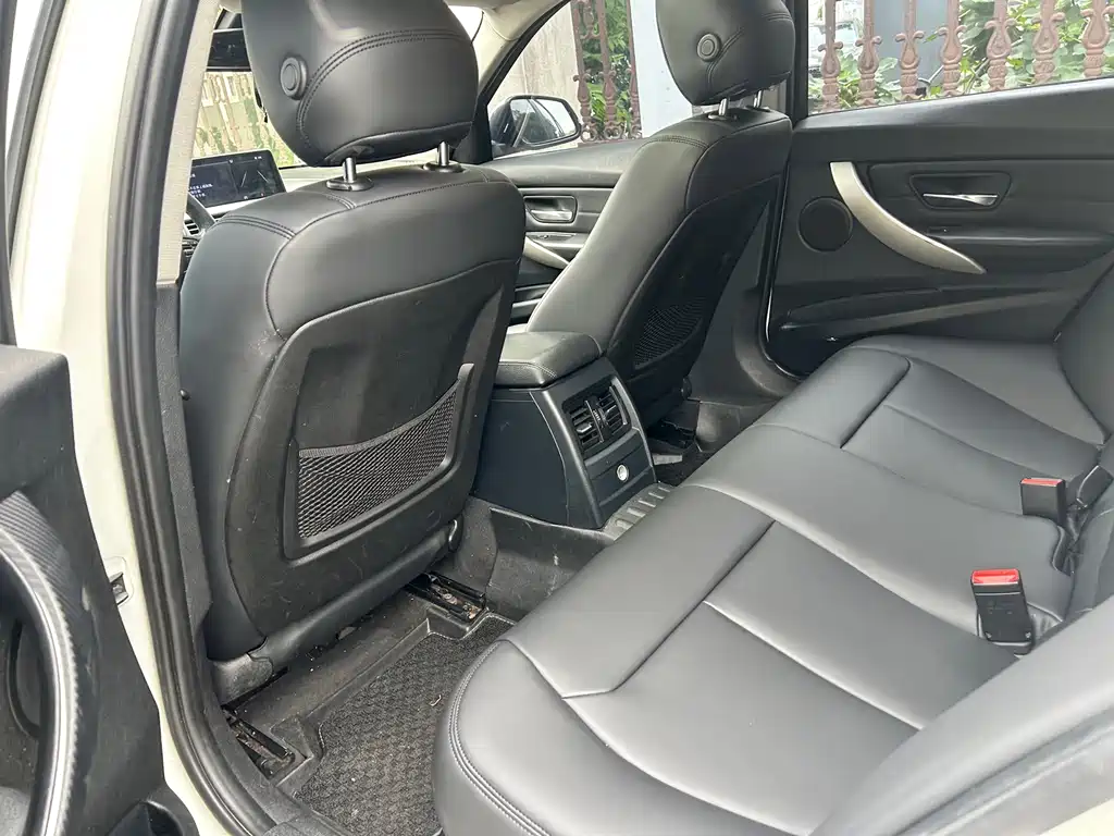 BMW 3 Series — миниатюра 10