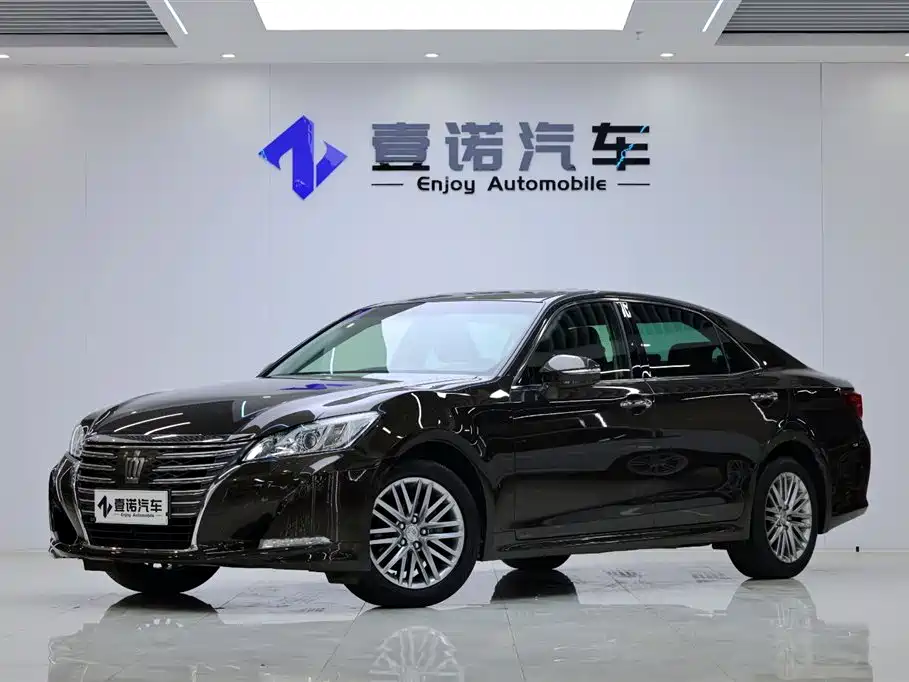 Toyota Crown 2017