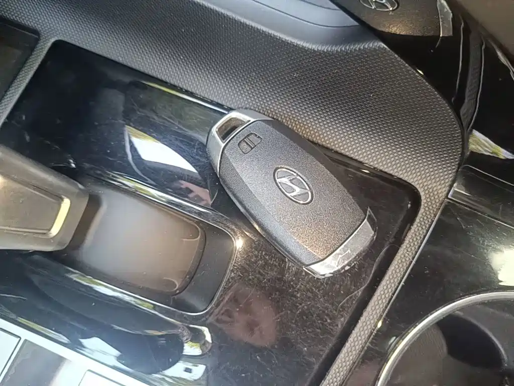 Hyundai Elantra — миниатюра 9