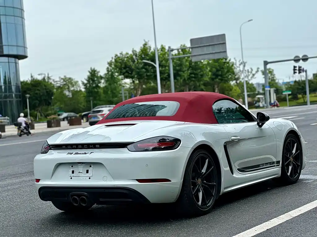 PORSCHE 718