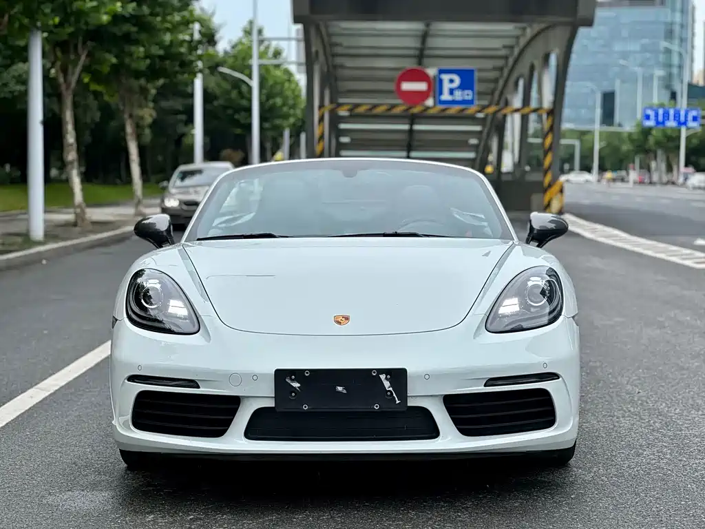 PORSCHE 718
