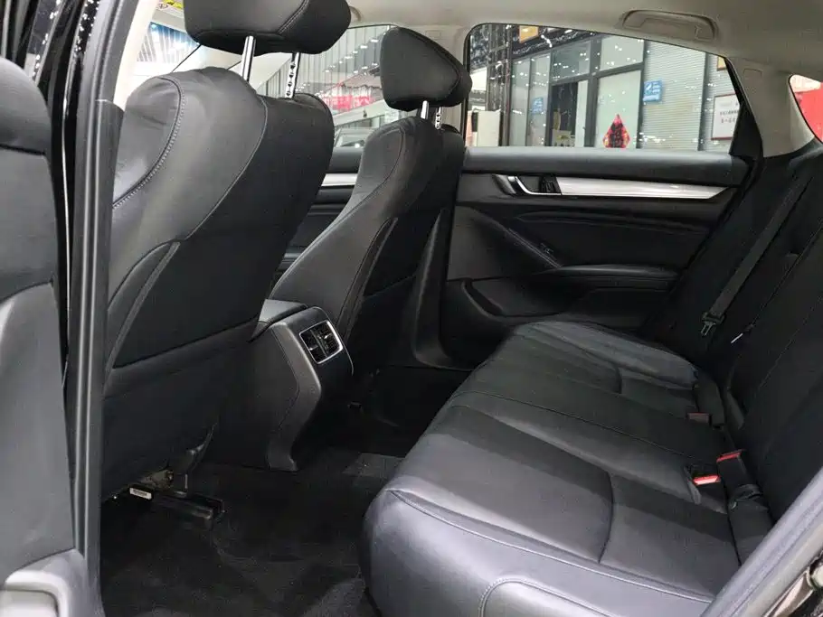 Honda Accord — миниатюра 7