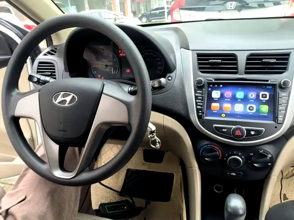 Hyundai Verna — миниатюра 10