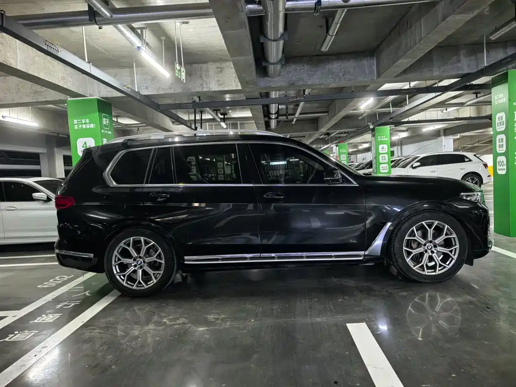 BMW X7 — миниатюра 26
