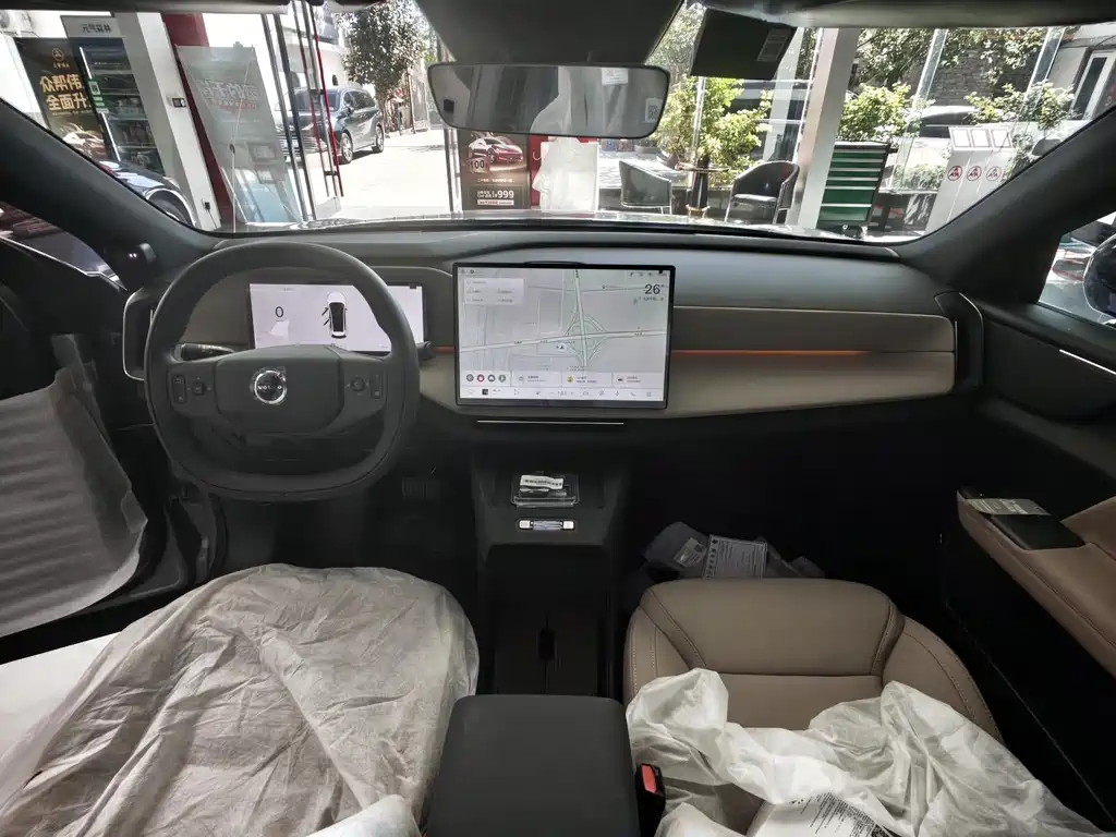 Volvo XC70 PHEV — миниатюра 18