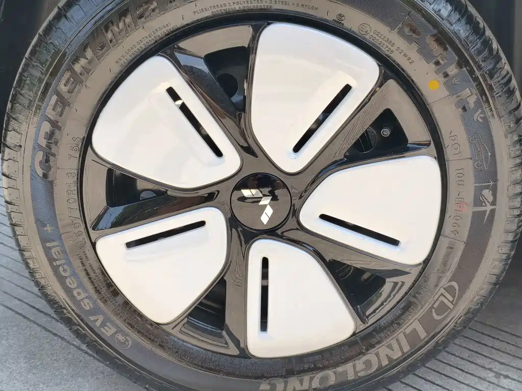 Wuling MINIEV — миниатюра 15