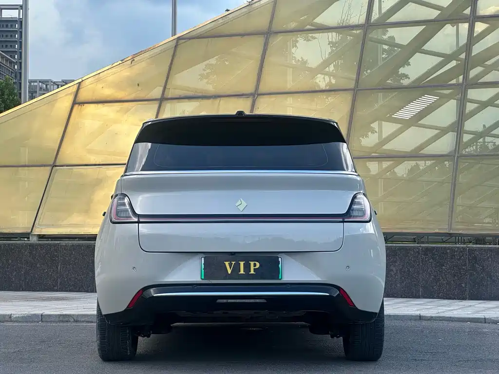 Baojun Yunduo — миниатюра 8