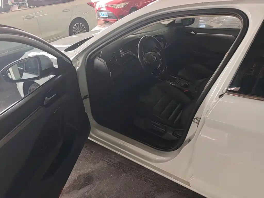 Volkswagen Sagitar — миниатюра 12