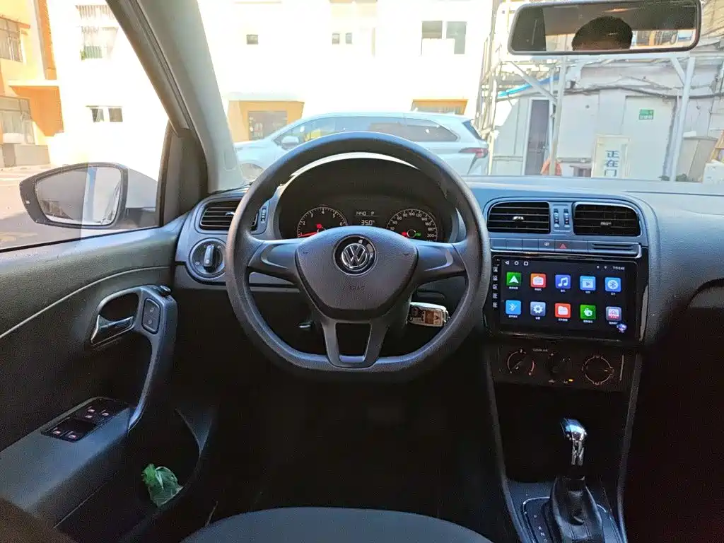 Volkswagen Polo — миниатюра 11