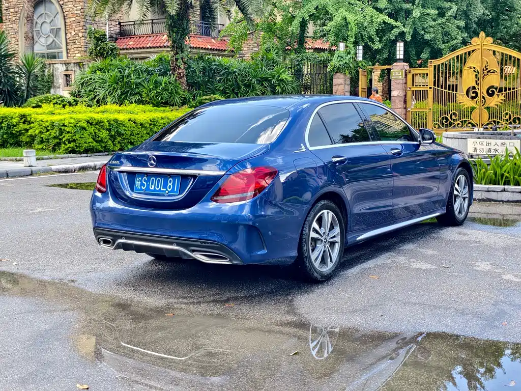 Mercedes-Benz C-Class — миниатюра 6