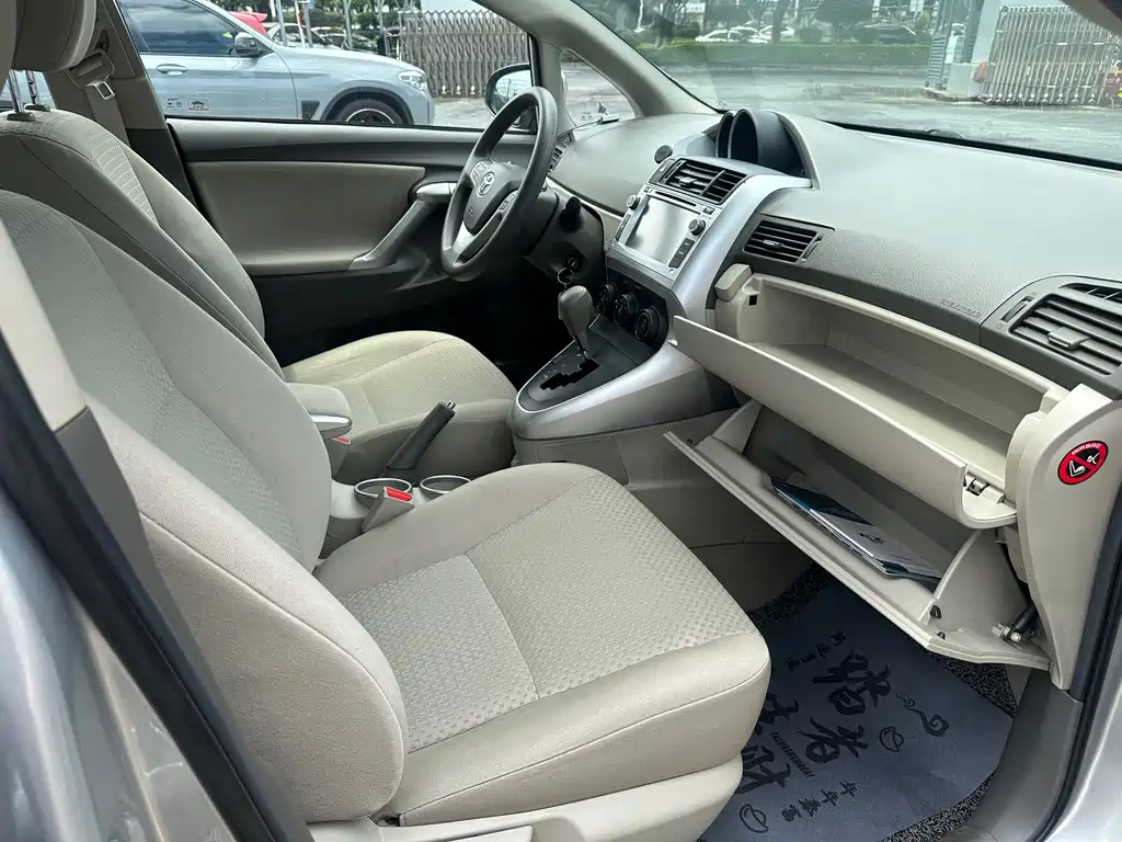 Toyota Verso — миниатюра 7