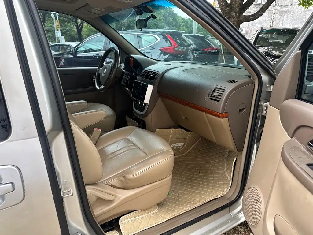 Buick GL8 — миниатюра 8
