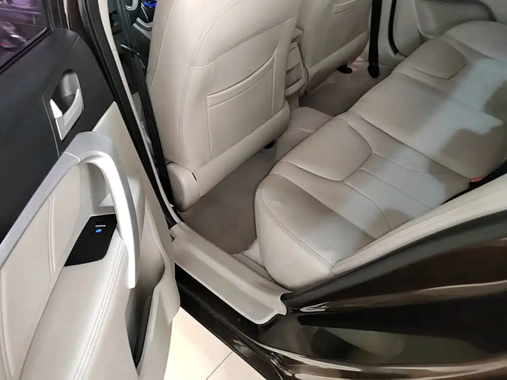 Geely Emgrand — миниатюра 17
