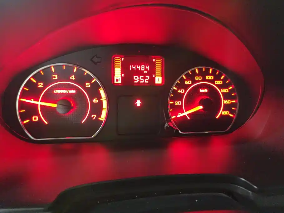 Wuling Hongguang V — миниатюра 14