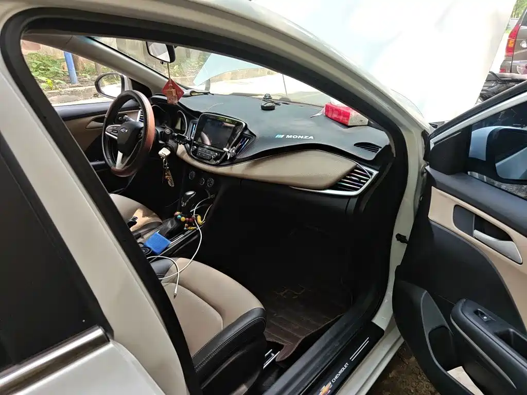 Chevrolet Monza — миниатюра 17