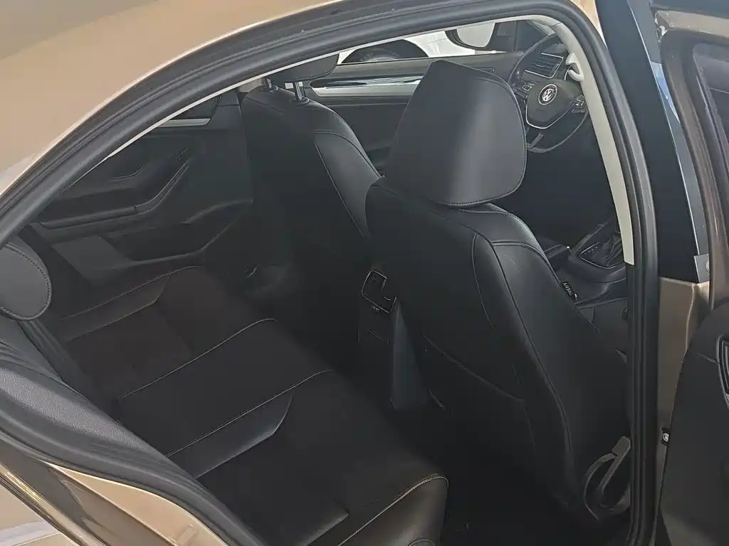 Volkswagen Sagitar — миниатюра 8