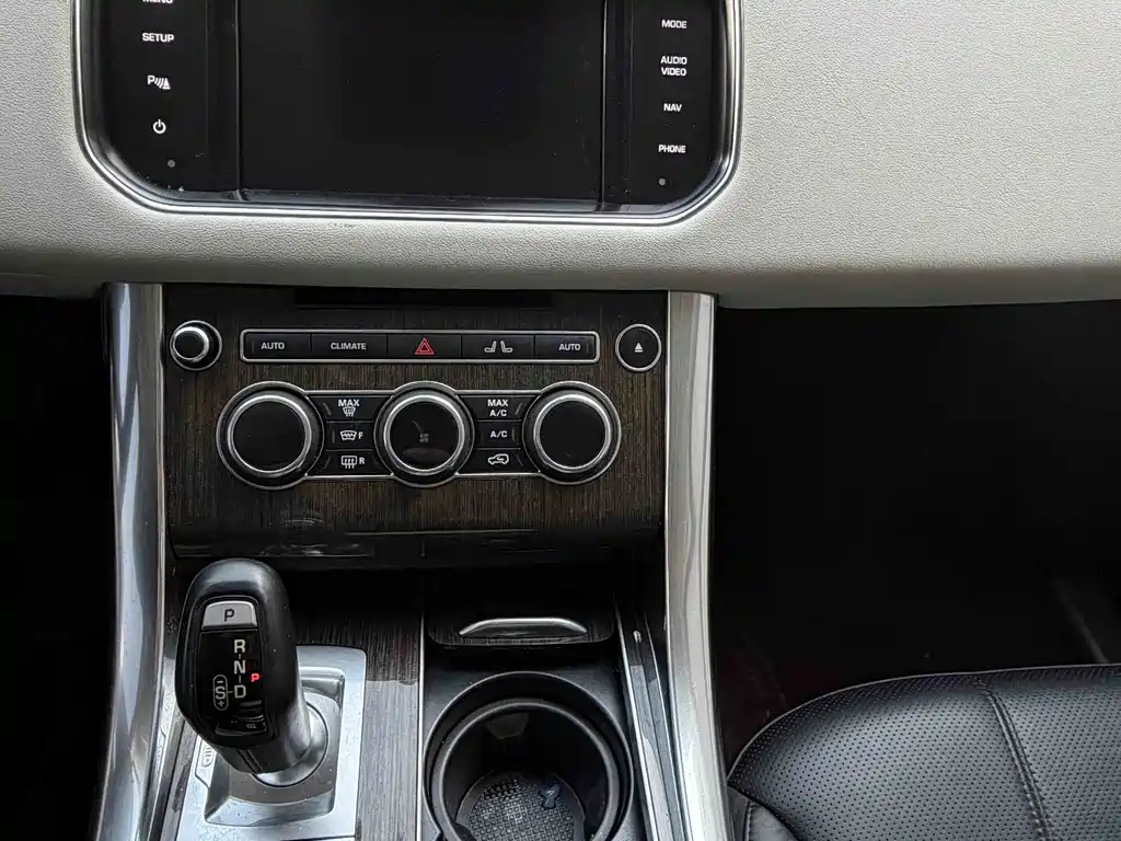 Land Rover Sport — миниатюра 9