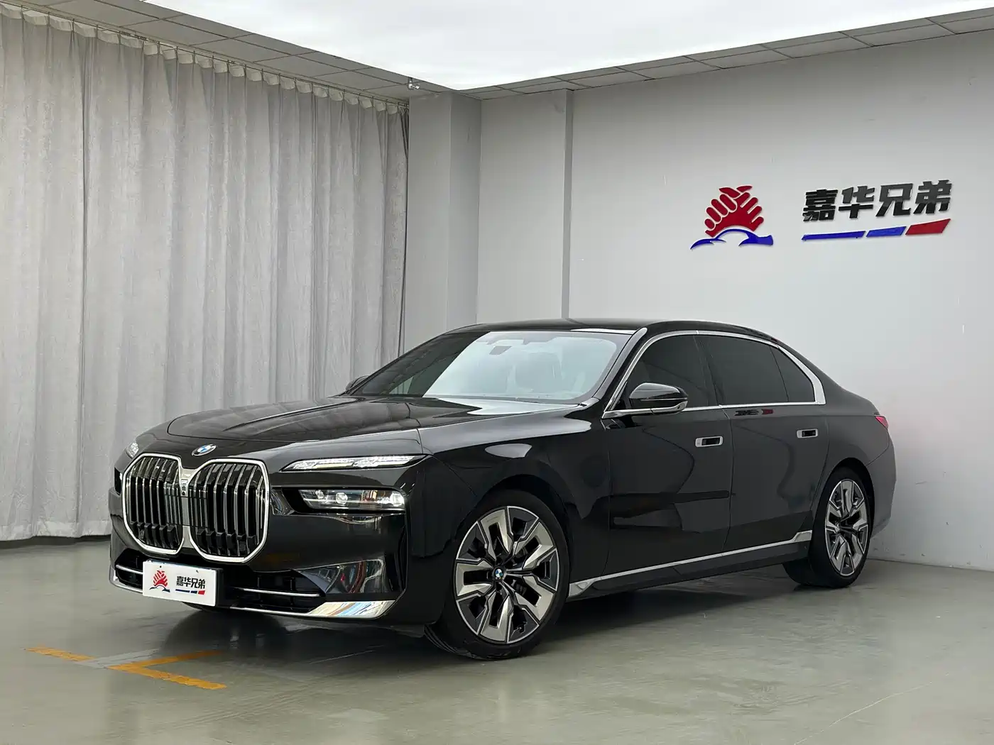 宝马7系 2023款 740Li 尊享型 豪华套装 2023