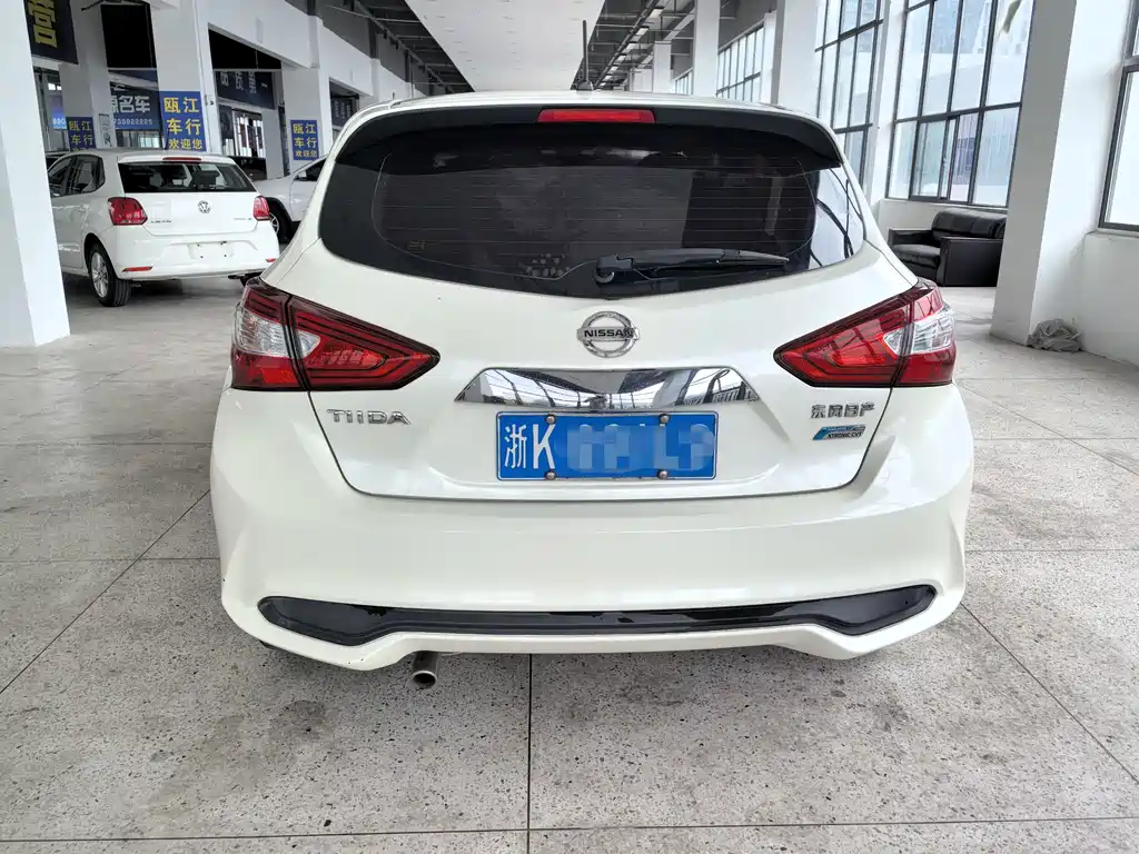 Nissan Tiida — миниатюра 4